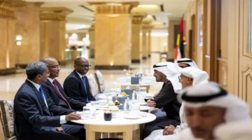 لقاء رفيع المستوى.. رئيس الإمارات يستقبل نظيره من سيشل أثناء ختام الفورمولا 1